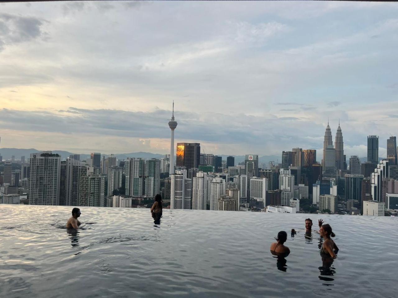 Lucentia Residence Kuala Lumpur By Infinity Pool Suite Exterior photo